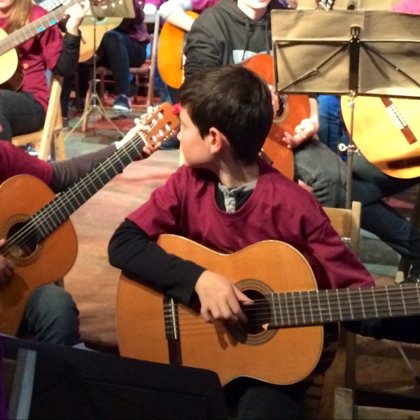 Procés selectiu d’un/a professor/a de guitarra a l’EMMD de Santa Perpètua