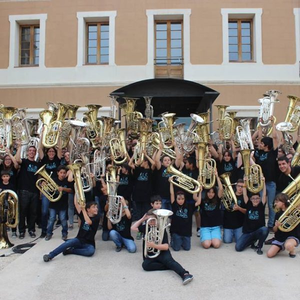 Trobada de músics de tuba i bombardí i taller inicial per a nens