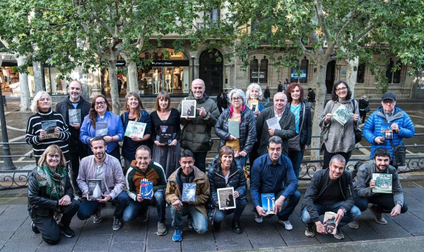 S’ha presentat La Coral del Bosc a la tradicional revetlla de Sant Jordi de Manresa