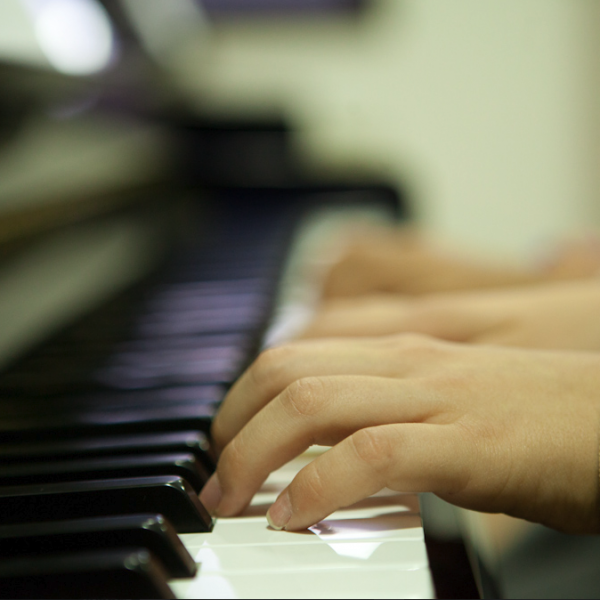 Musicoop busca professor/a de piano clàssic i conjunt instrumental per l’EMM de Santa Maria de Palautordera